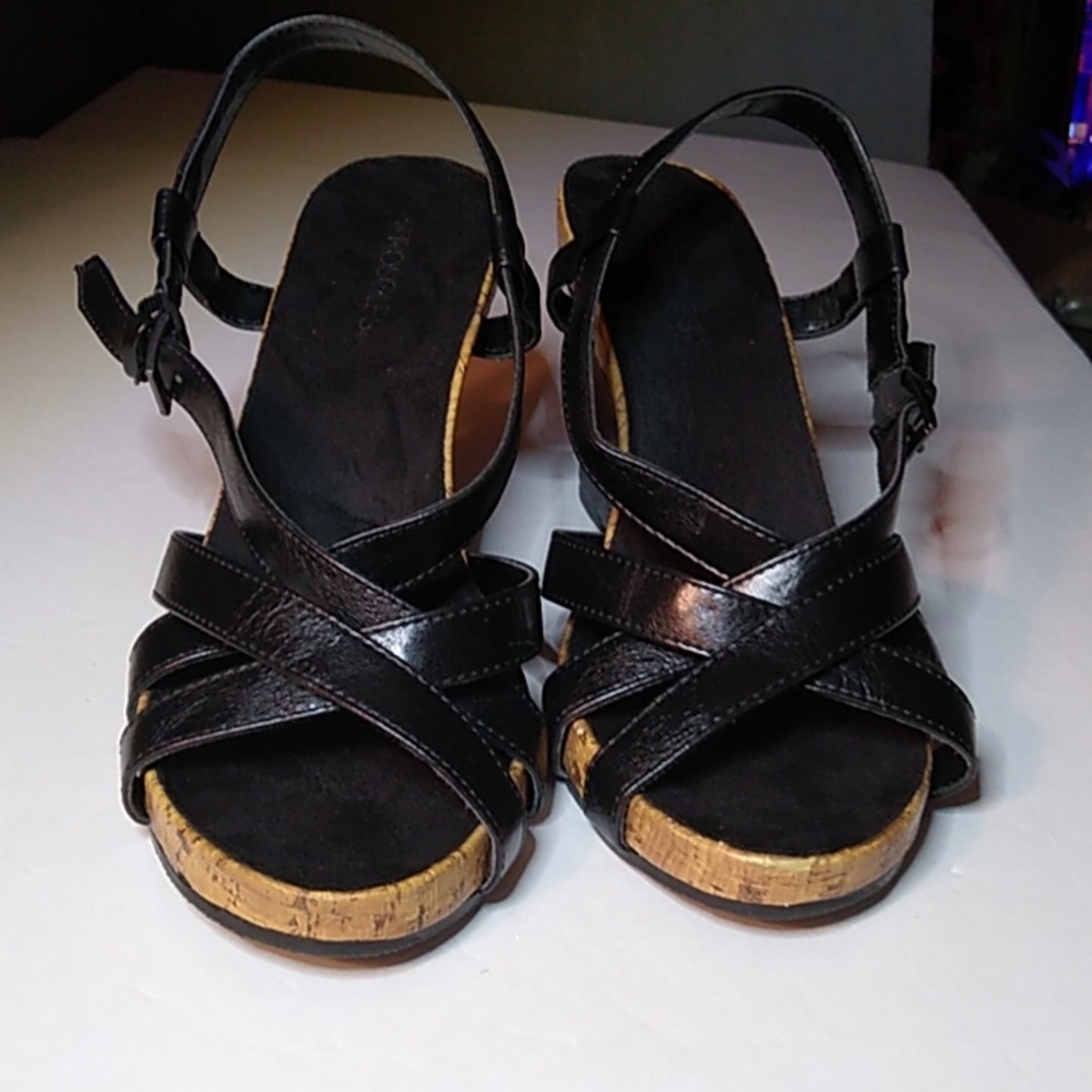 Aerosols At First Plush . Women's Wedge Sandals . Black . Size 11 M . Pre-owned
